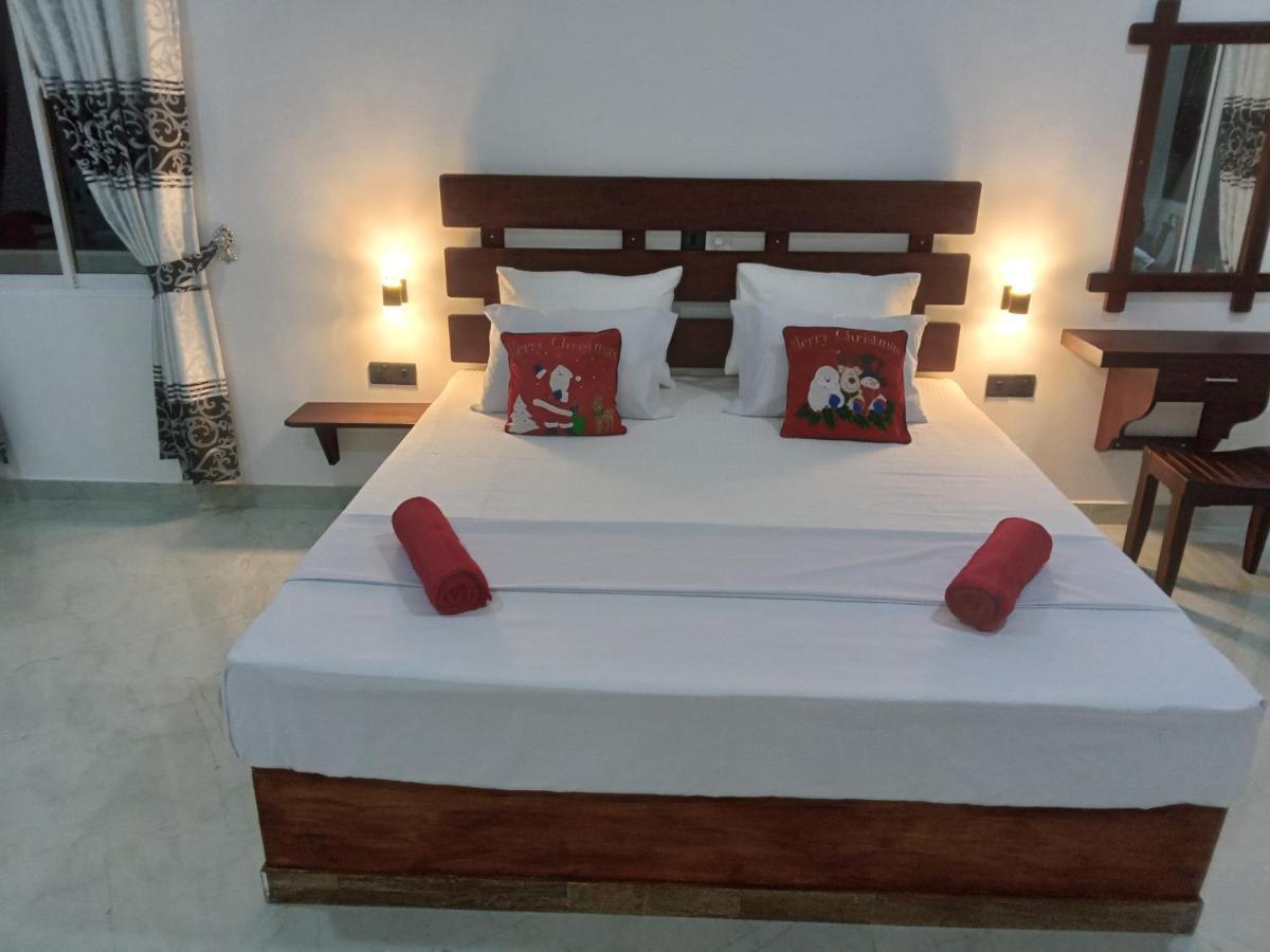 Indika'S Apartment Хиккадува Экстерьер фото