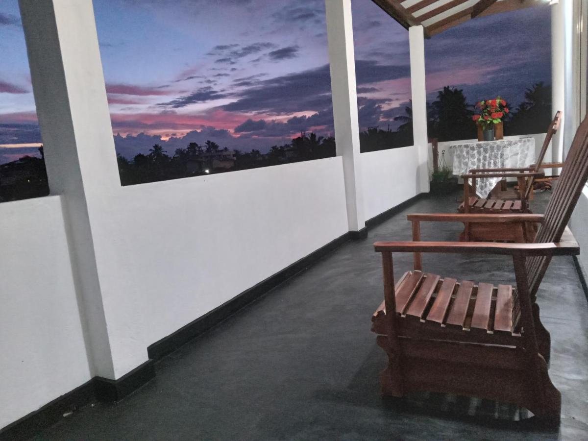 Indika'S Apartment Хиккадува Экстерьер фото
