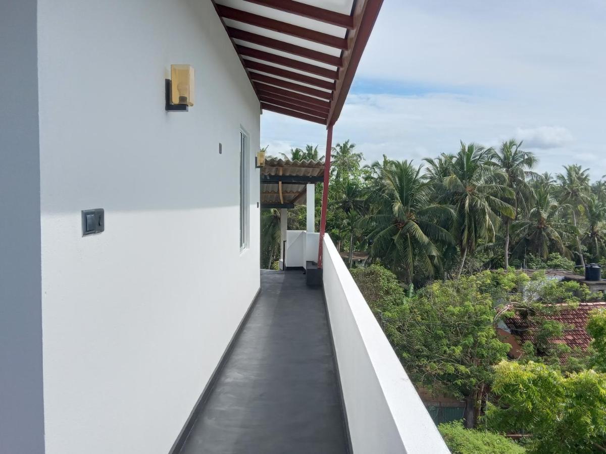 Indika'S Apartment Хиккадува Экстерьер фото