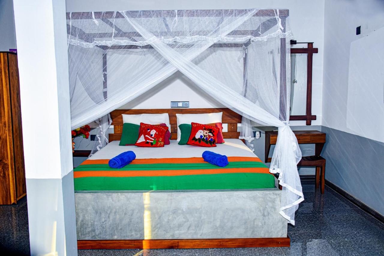 Indika'S Apartment Хиккадува Экстерьер фото