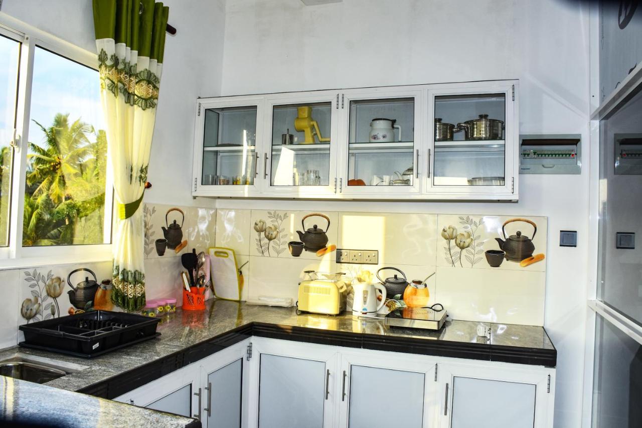 Indika'S Apartment Хиккадува Экстерьер фото