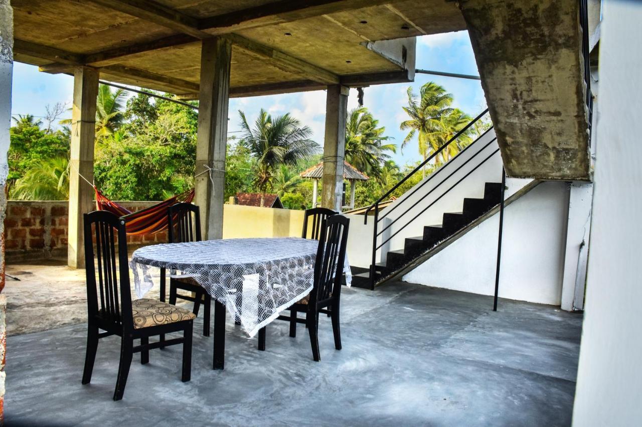 Indika'S Apartment Хиккадува Экстерьер фото