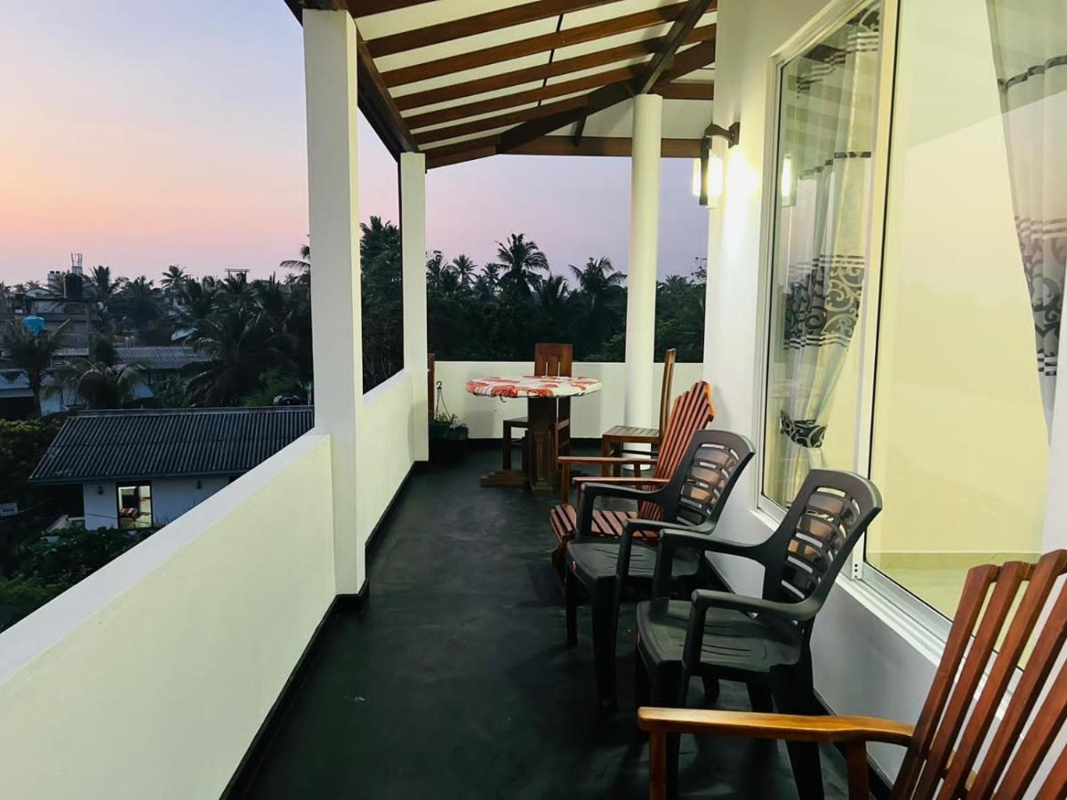 Indika'S Apartment Хиккадува Экстерьер фото