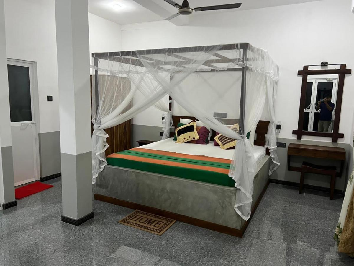 Indika'S Apartment Хиккадува Экстерьер фото