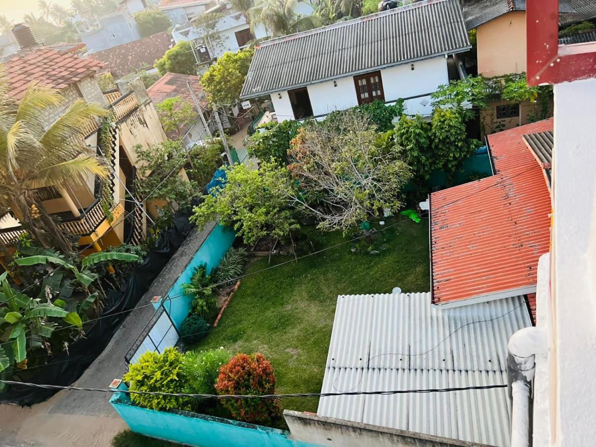 Indika'S Apartment Хиккадува Экстерьер фото