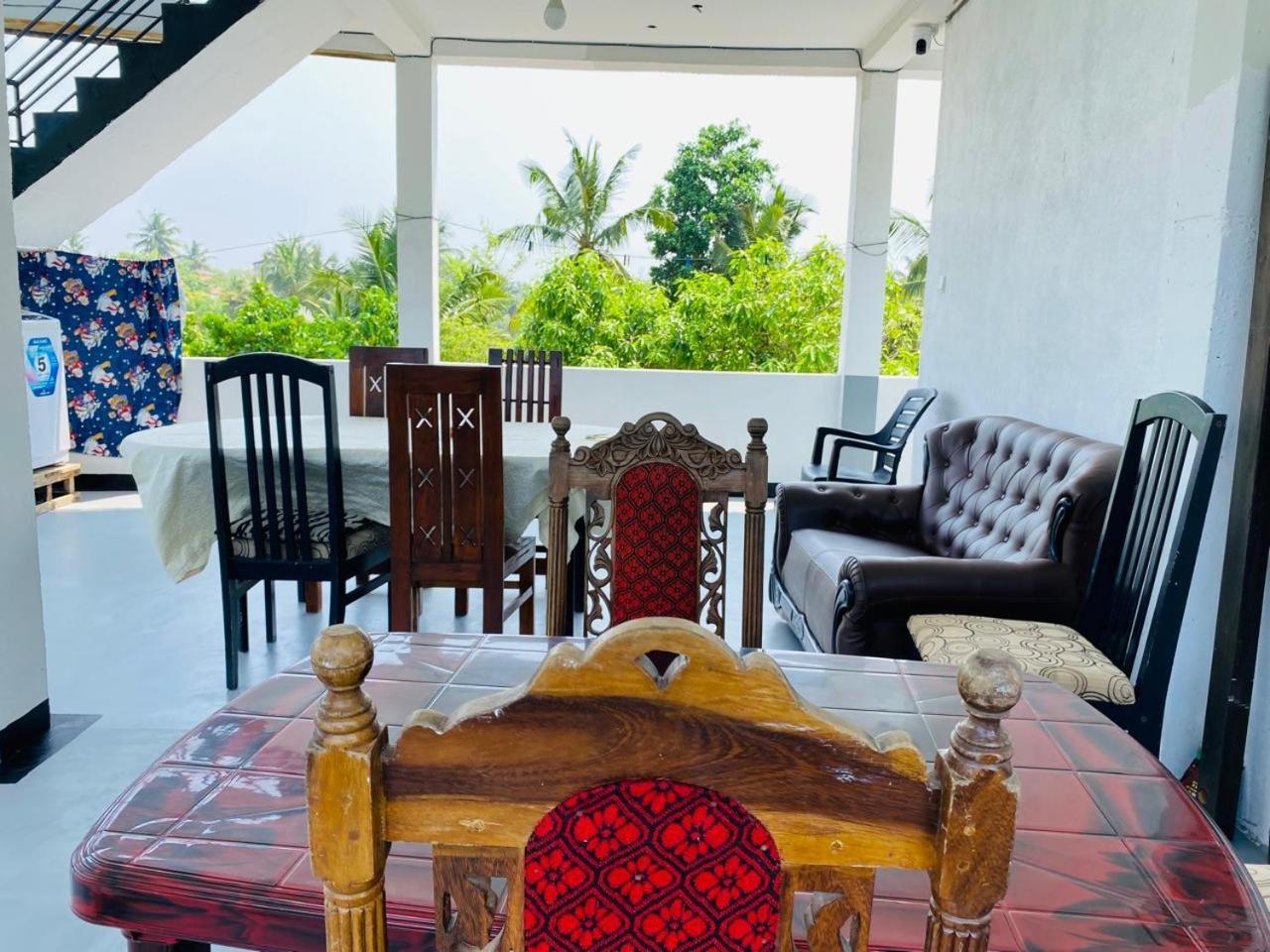 Indika'S Apartment Хиккадува Экстерьер фото