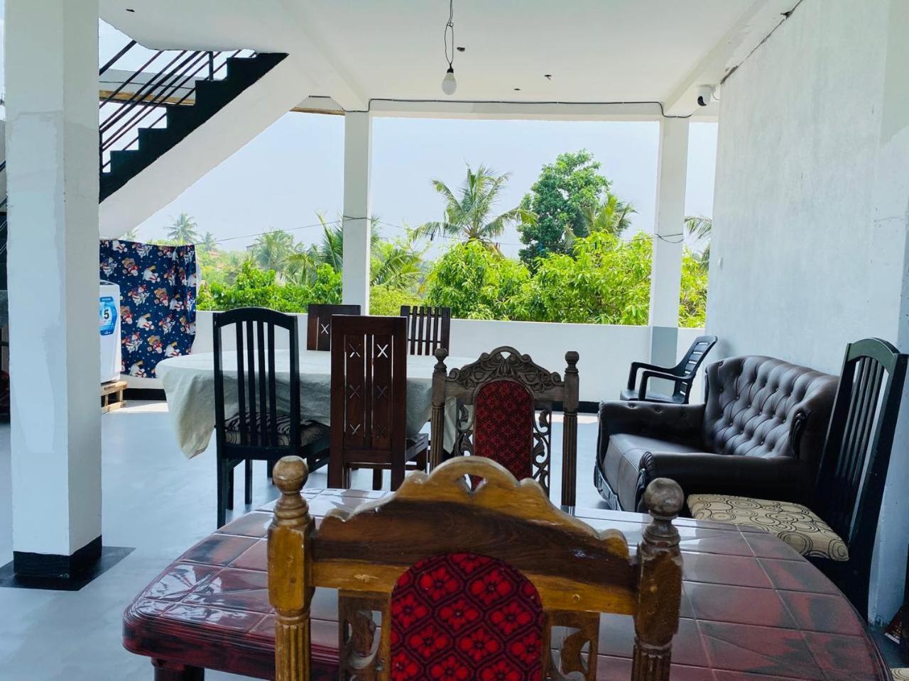 Indika'S Apartment Хиккадува Экстерьер фото
