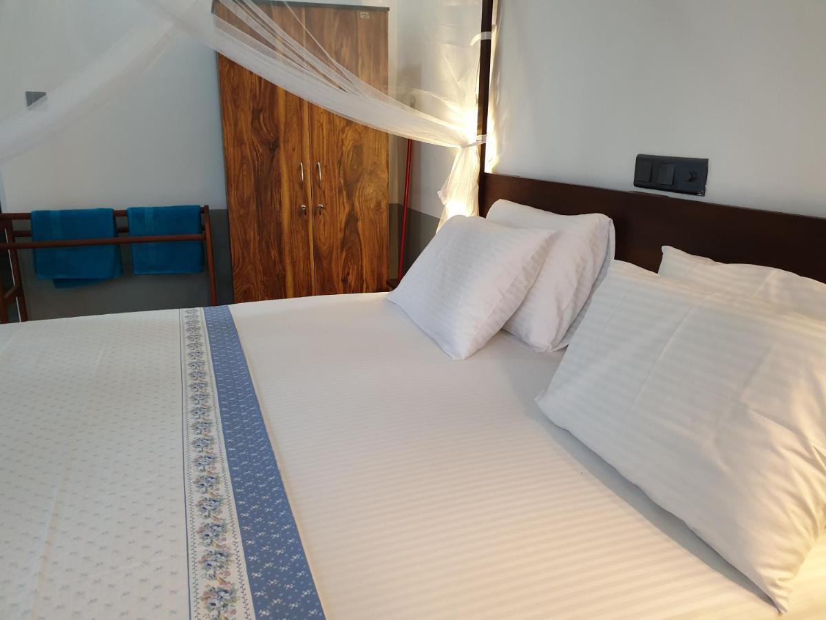 Indika'S Apartment Хиккадува Экстерьер фото