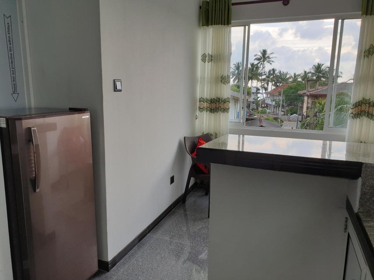 Indika'S Apartment Хиккадува Экстерьер фото