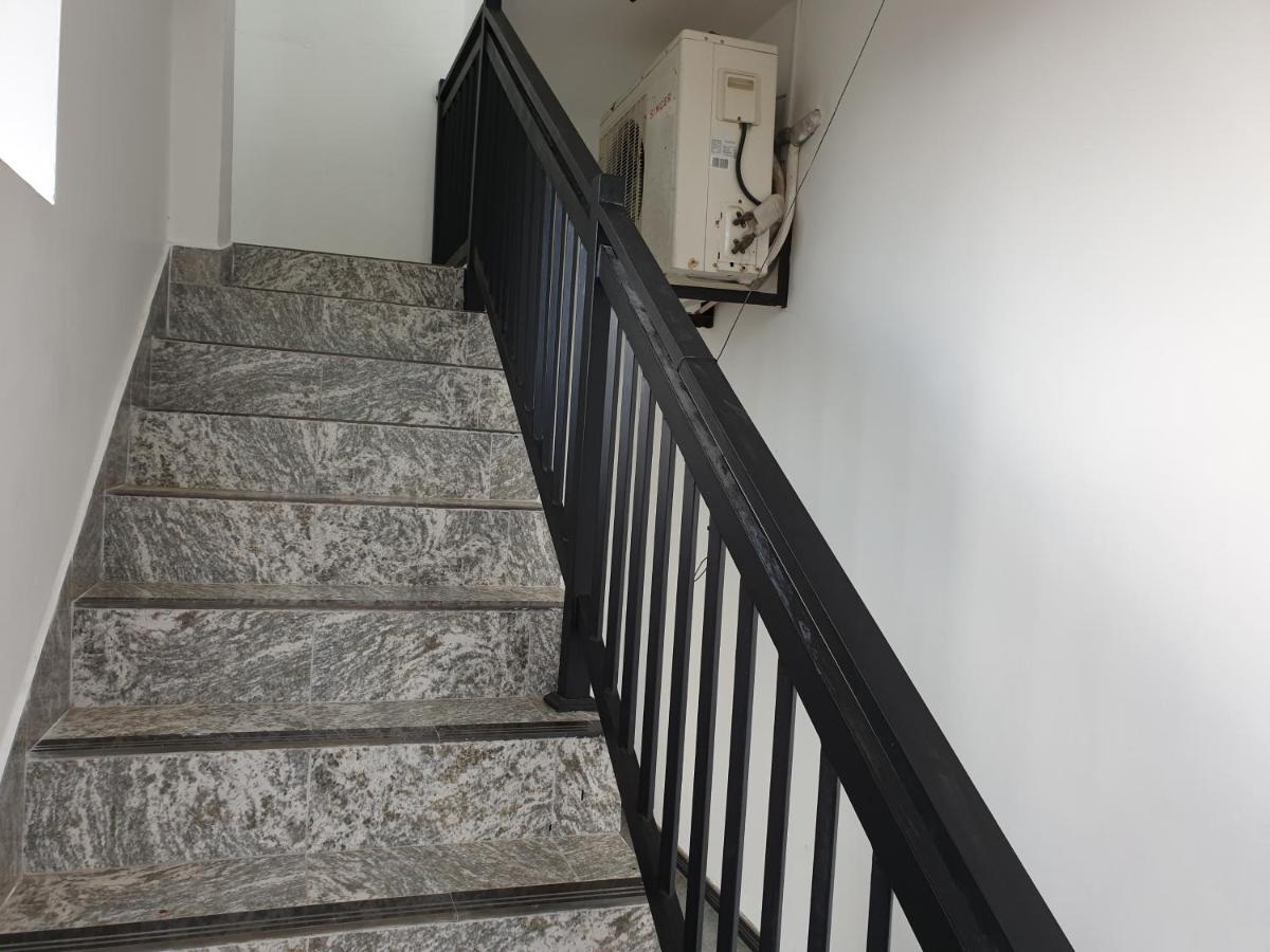 Indika'S Apartment Хиккадува Экстерьер фото
