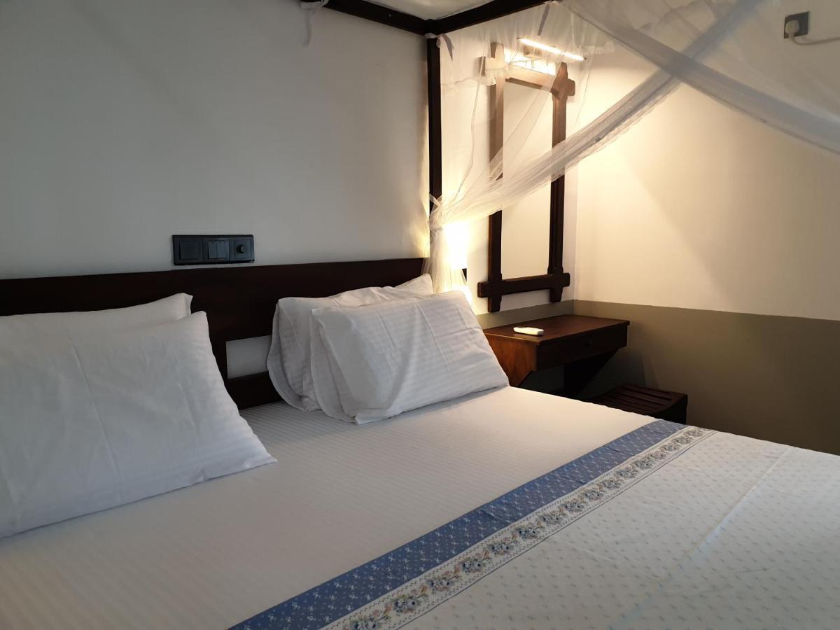 Indika'S Apartment Хиккадува Экстерьер фото